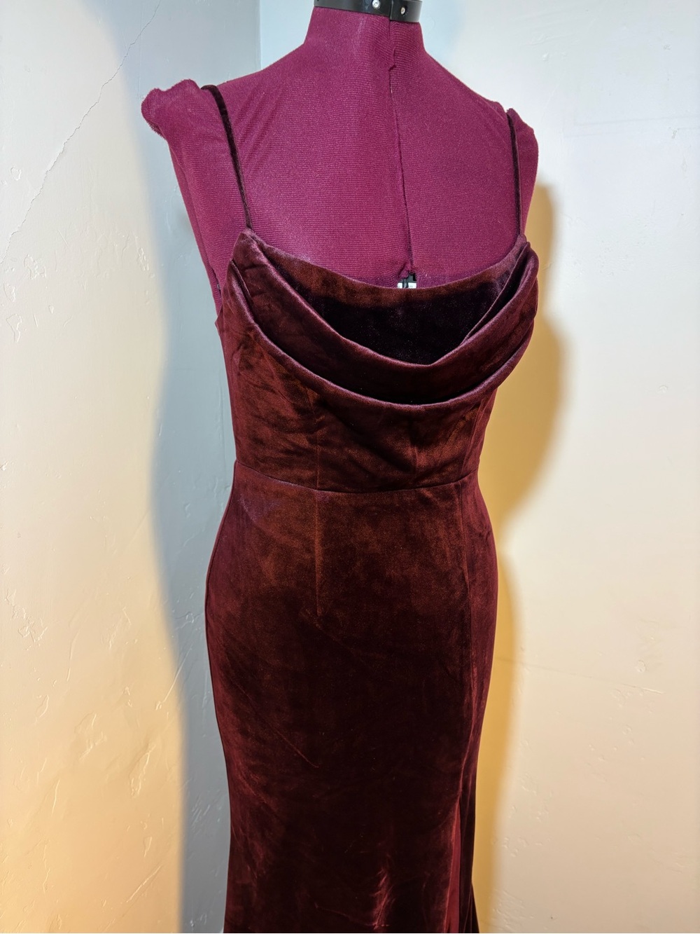 Lulu’s stretch velvet evening gown burgundy wine red medium - Picture 7 of 9